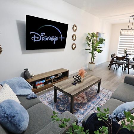 Beautiful Home With 4 King Beds,Airport,Disney+ Edmonton Exterior photo