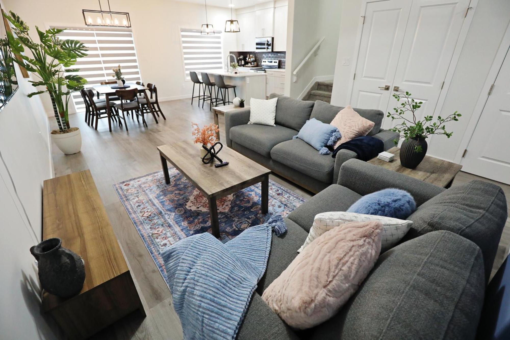 Beautiful Home With 4 King Beds,Airport,Disney+ Edmonton Exterior photo